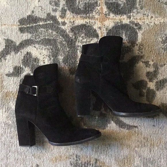 🔥🔥💗Chanel Black Suede Boots! - Picture 4 of 6
